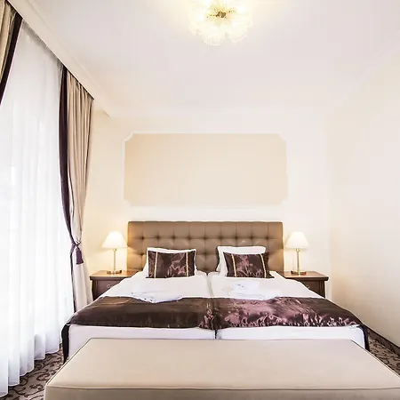 Windsor Hotel 4*