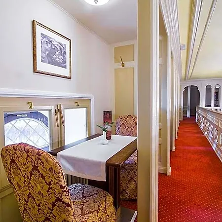 Windsor Hotel 4*